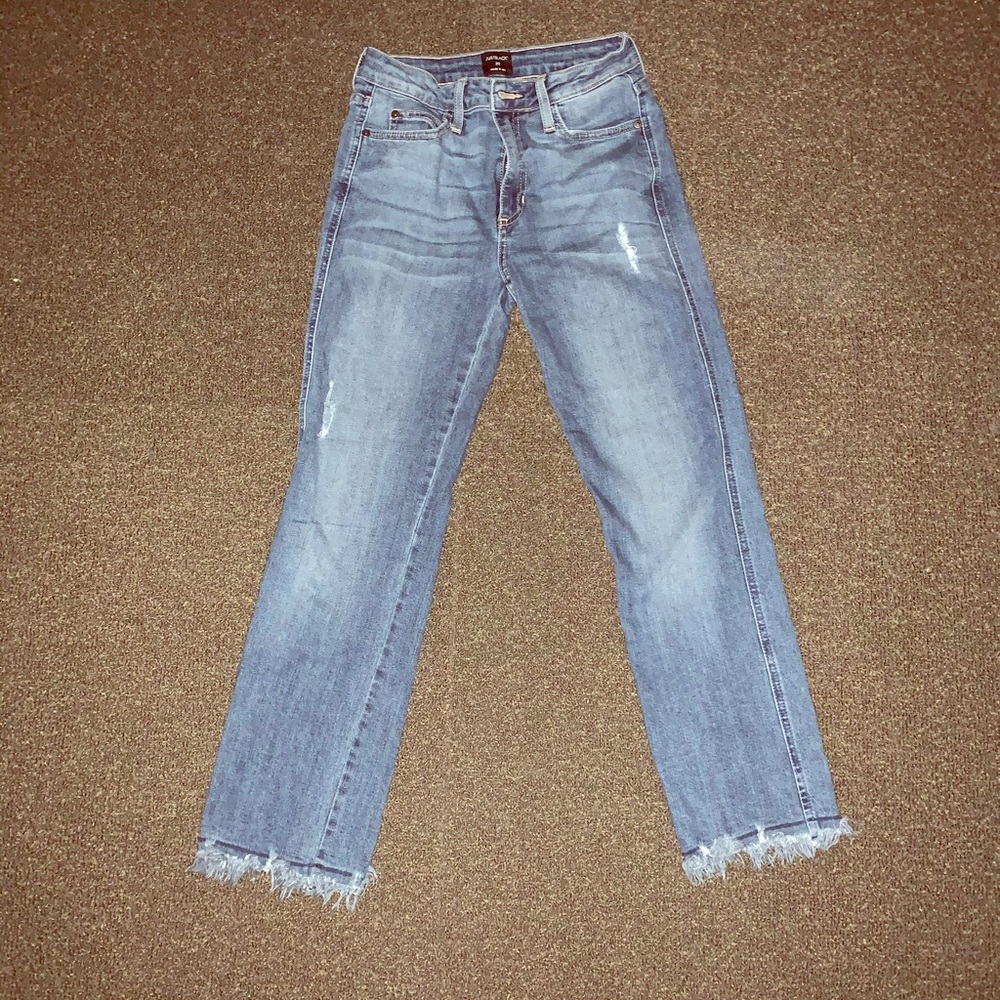 Just Black* Cropped jeans with a distressed cuff